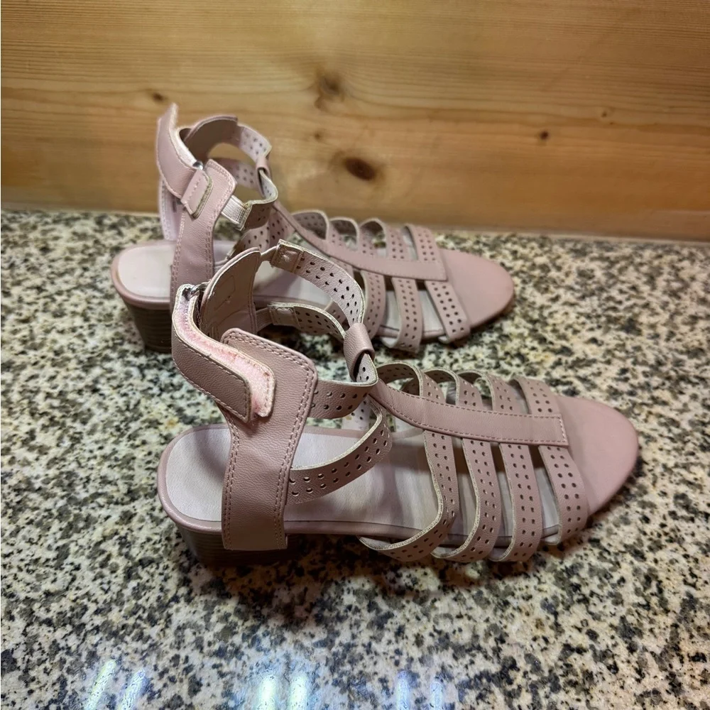 Children’s Placed Girls Size 4 Pink Strappy‎ Sandals